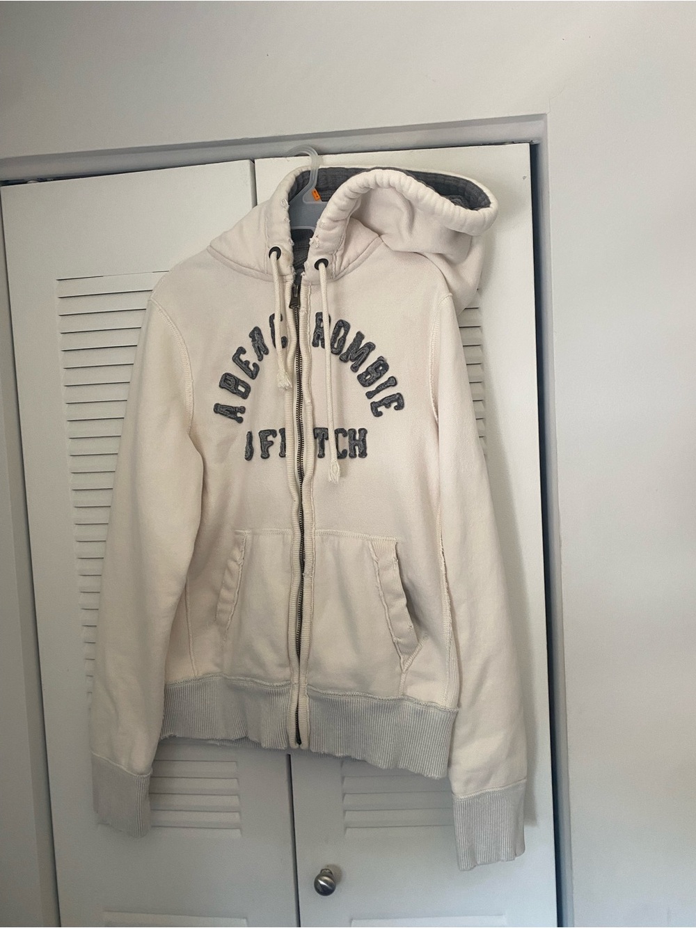 Abercrombie & Fitch vintages Cream Hoodie with Navy Trim